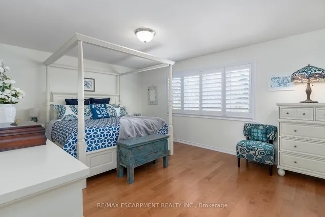 Additional image 16 of 537 VALRIDGE Dr