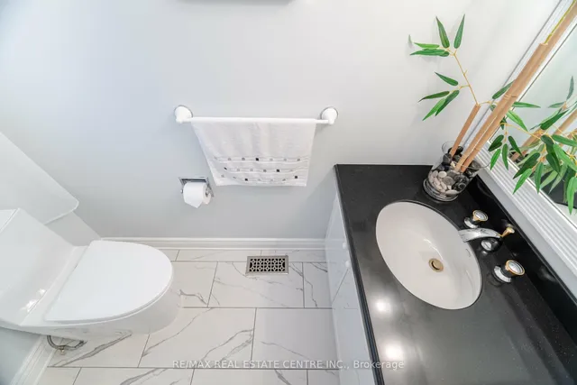 Additional image 16 of 24 Acadian Hts