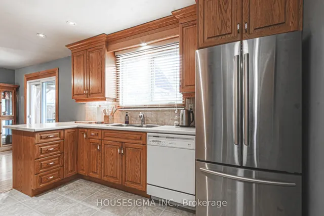 Additional image 3 of 2312 Malcolm Cres