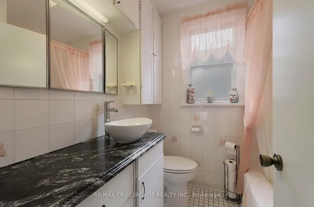 Additional image 20 of 1310 Victoria Park Ave