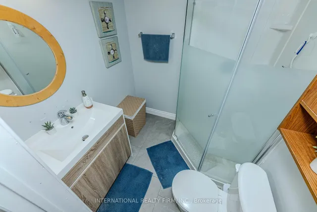 Additional image 40 of 1291 Consort Cres