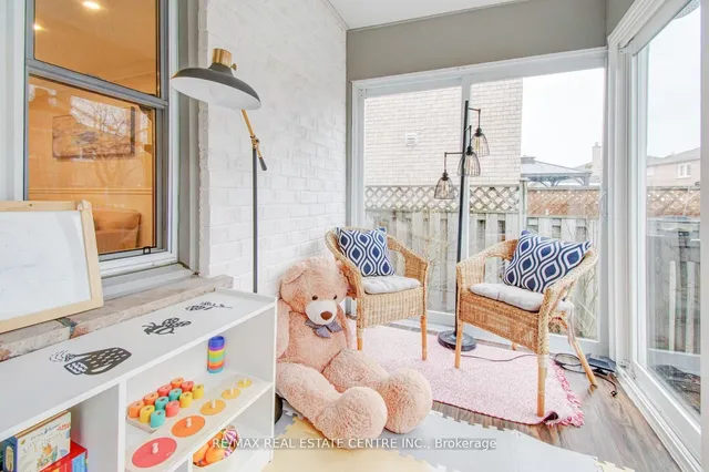 Additional image 23 of 21 Hawkway Crt