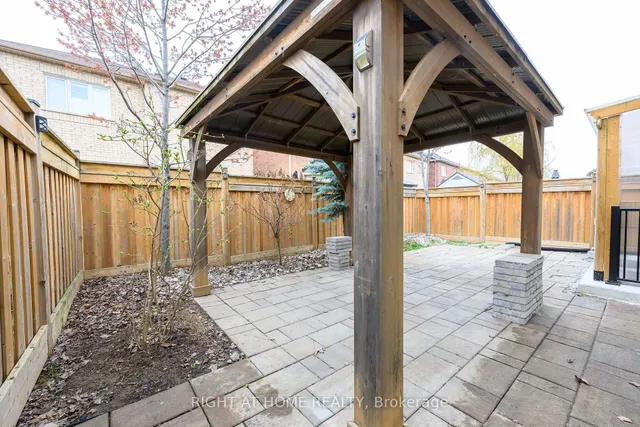 Additional image 49 of 1445 Laurier Ave