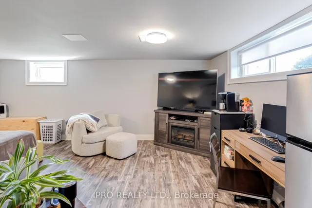 Additional image 26 of 43 Sherwood Cres