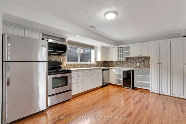 Additional image 25 of 113 Martinglen Cres