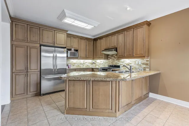 Additional image 17 of 28 Hampton Springs Dr