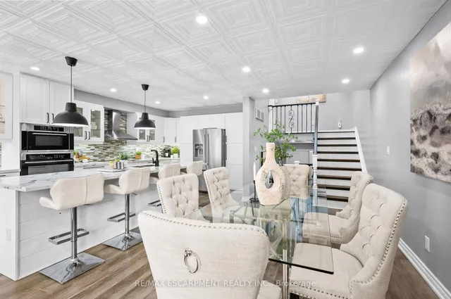 Additional image 21 of 955 King Rd Unit 7