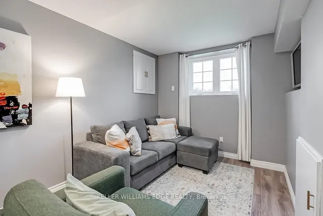 Additional image 34 of 58 Laurendale Ave