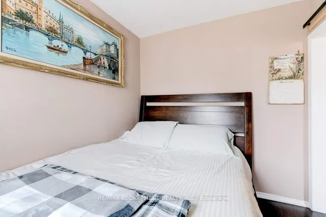 Additional image 20 of 89 Albany Ave