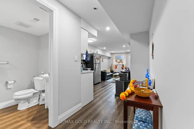 Additional image 34 of 42 Fifth Ave