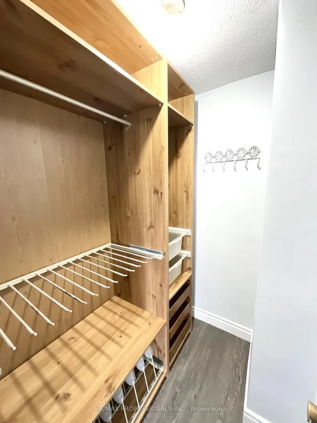 Additional image 25 of 551 The West Mall N/A Unit 1622