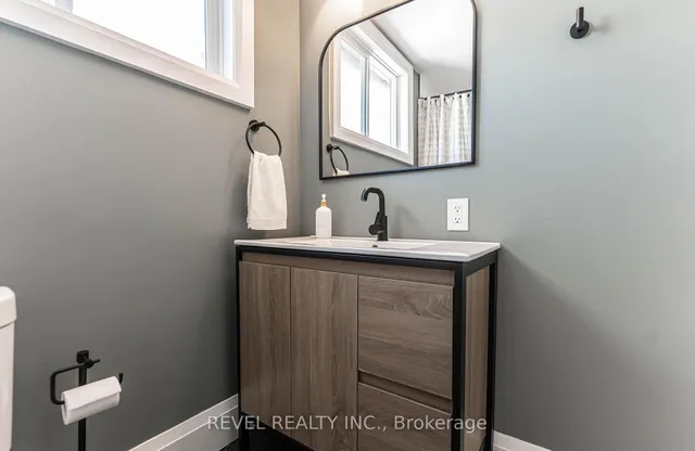 Additional image 10 of 64 Barons Ave