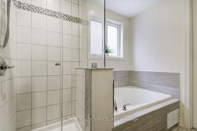 Additional image 18 of 35 Chaumont Dr