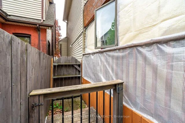 Additional image 47 of 12 Rossmore Ave