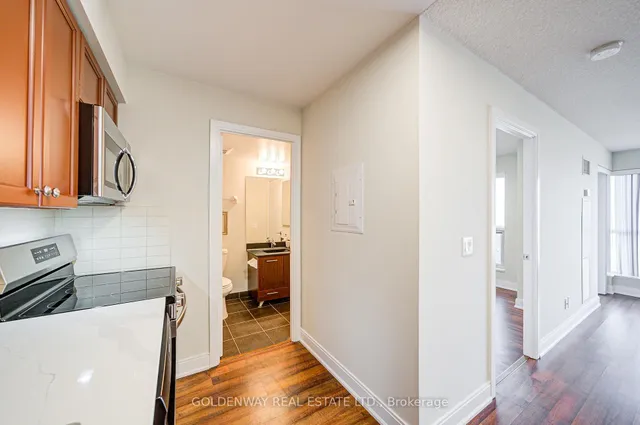 Additional image 18 of 125 Village Green Sq Unit 3701
