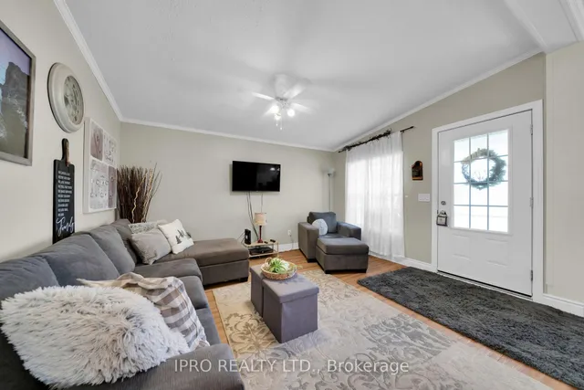 Additional image 9 of 23 MacPherson Cres