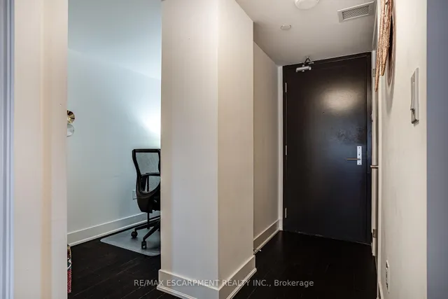 Additional image 5 of 955 BAY St Unit 1809