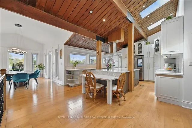 Additional image 11 of 9256 First Line