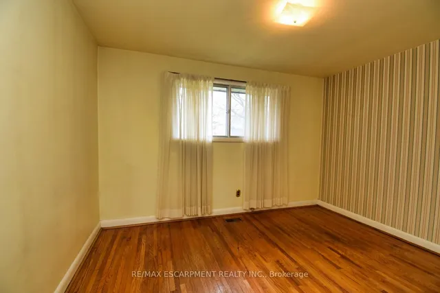 Additional image 18 of 914 Francis Rd