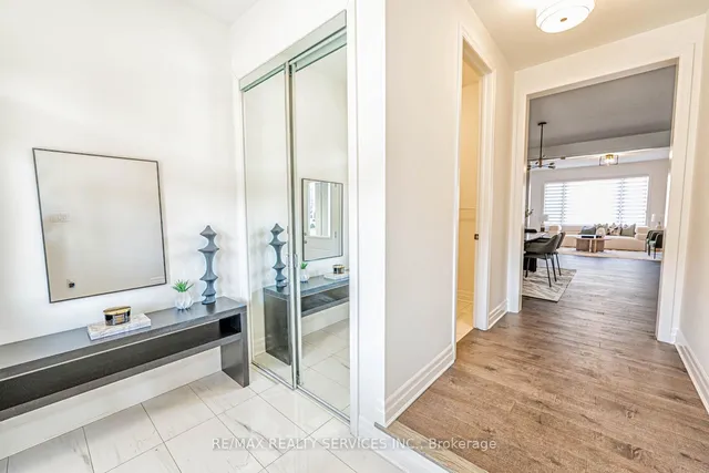 Additional image 5 of 462 Violet Gate