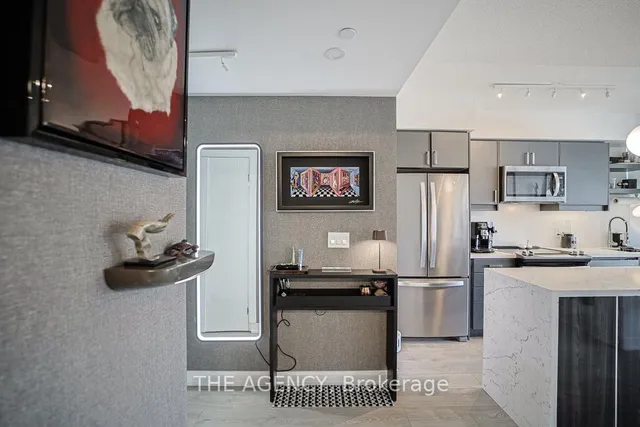 Additional image 4 of 50 Wellesley St Unit 1109