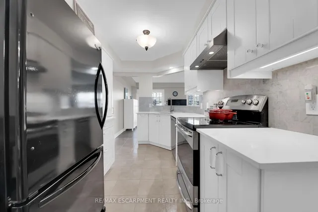 Additional image 9 of 174 Highbury Dr Unit 13