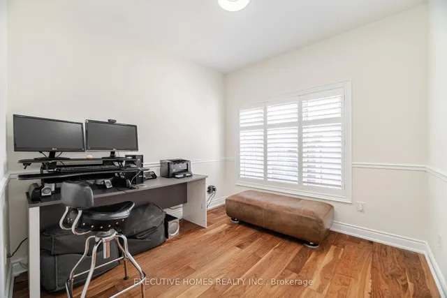 Additional image 30 of 221 Cathcart Cres