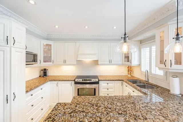 Additional image 15 of 657 Savoy Cres