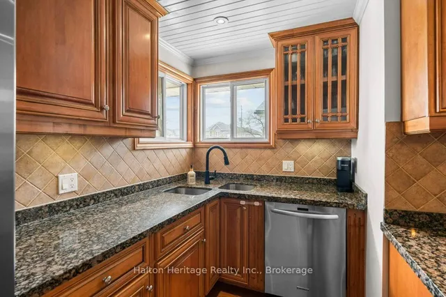 Additional image 12 of 376 East 18th St