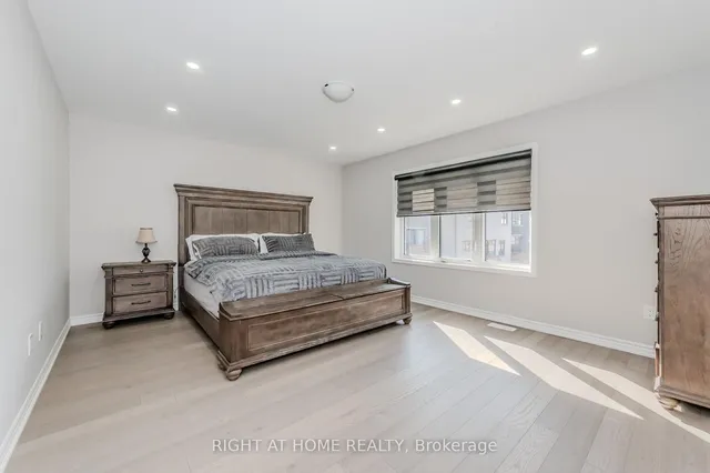 Additional image 22 of 154 HiStand Tr