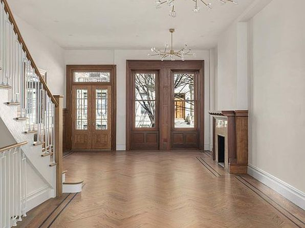 330 W 88th St #TOWNHOUSE, New York, NY 10024