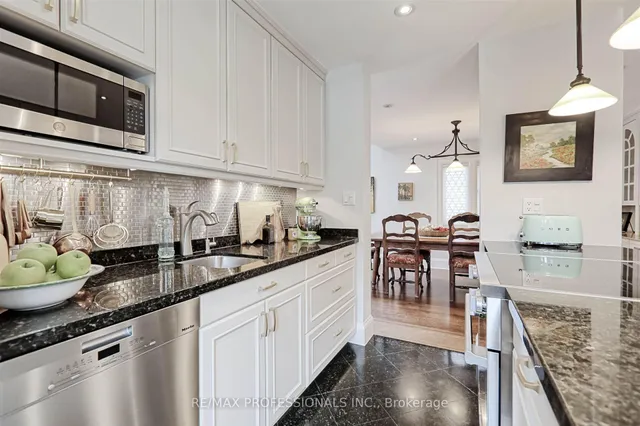 Additional image 14 of 231 Grenview Blvd