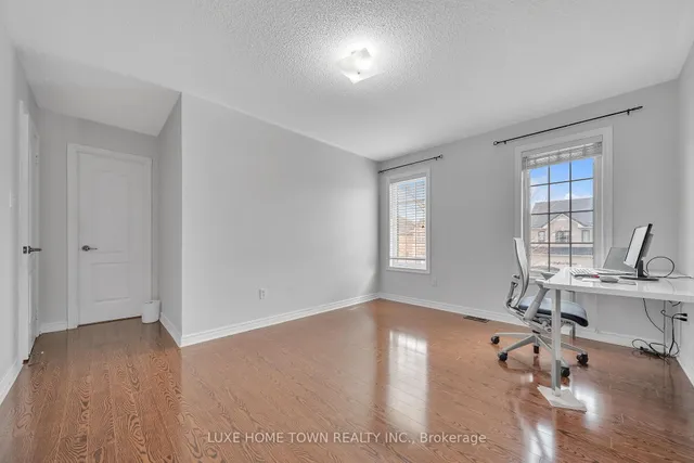 Additional image 36 of 26 Bluffwood Cres Cres