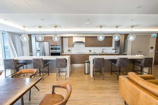 Additional image 40 of 1050 Main St Unit 617