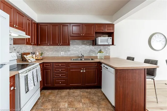 Additional image 5 of 30 Fallowfield Dr