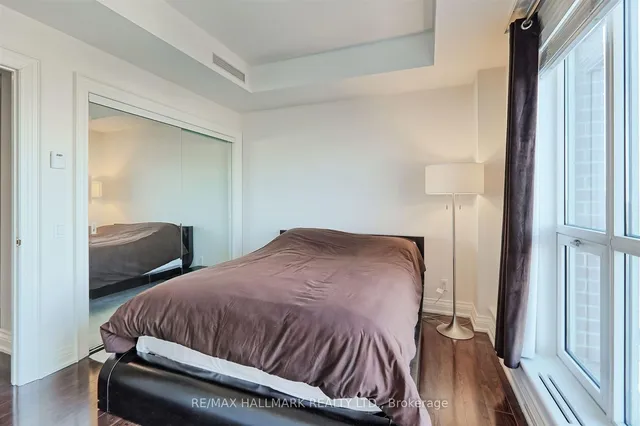 Additional image 35 of 38 Avenue Rd Unit 1201