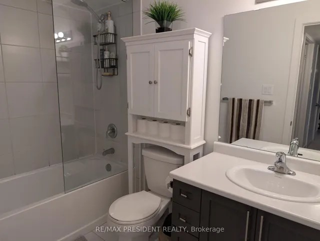 Additional image 28 of 590 North Service Rd Unit 14