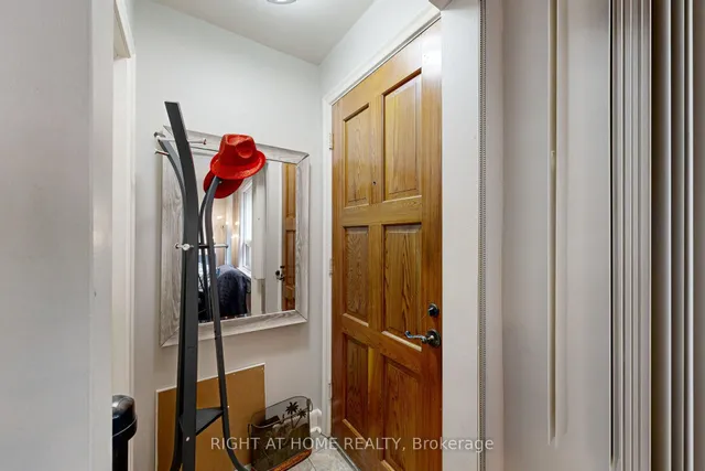 Additional image 4 of 1193 Warden Ave Unit 13