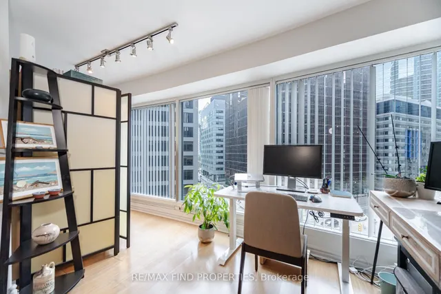 Additional image 22 of 33 University Ave Unit 704