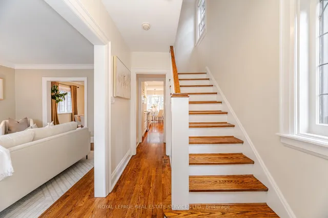 Additional image 10 of 33 Willingdon Blvd