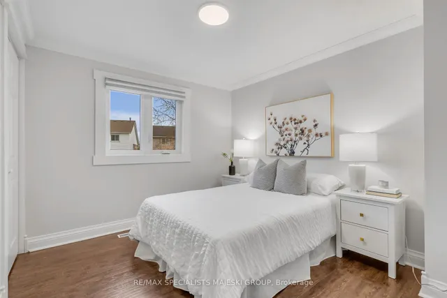 Additional image 20 of 2377 Cotswold Cres