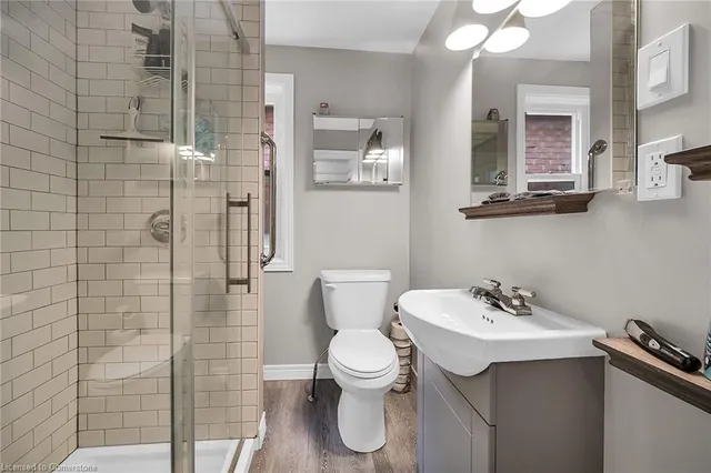 Additional image 13 of 126 Cumberland Ave