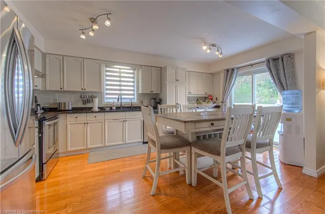 Additional image 12 of 17 Rosemount Dr