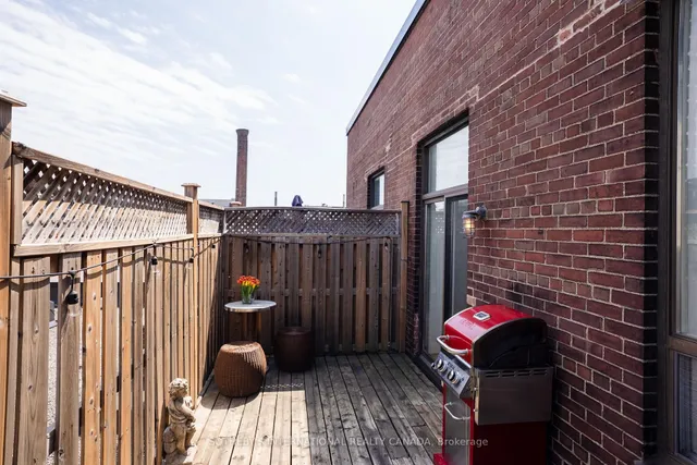 Additional image 20 of 326 Carlaw Ave Unit 233