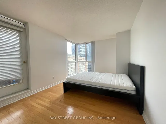 Additional image 11 of 736 Bay St Unit 1910