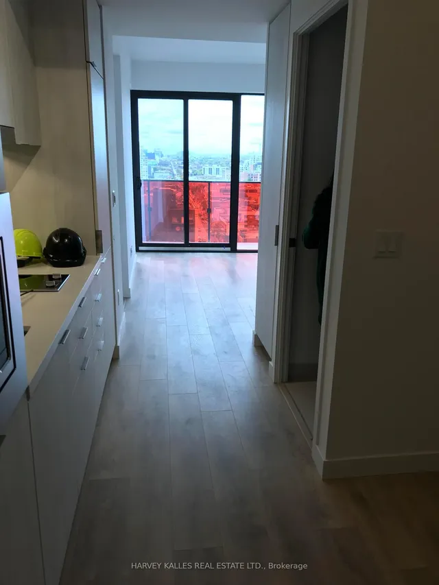 215 Queen St Unit 1002