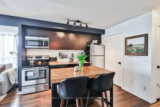 Additional image 10 of 38 Joe Shuster Way Unit 605