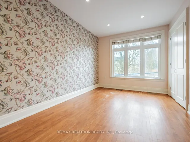 Additional image 10 of 32 Roberta Dr