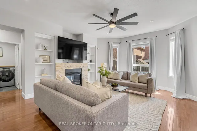 Additional image 18 of 1036 Hemstreet Cres