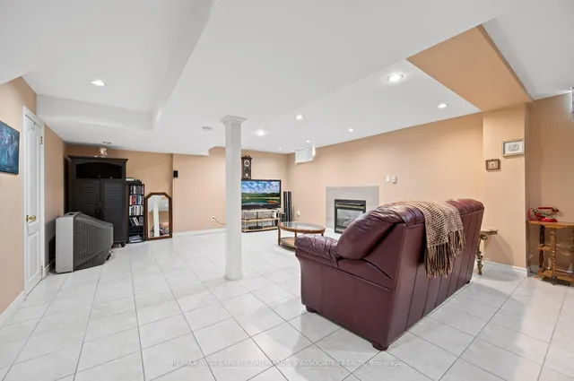 Additional image 36 of 157 Sunforest Dr